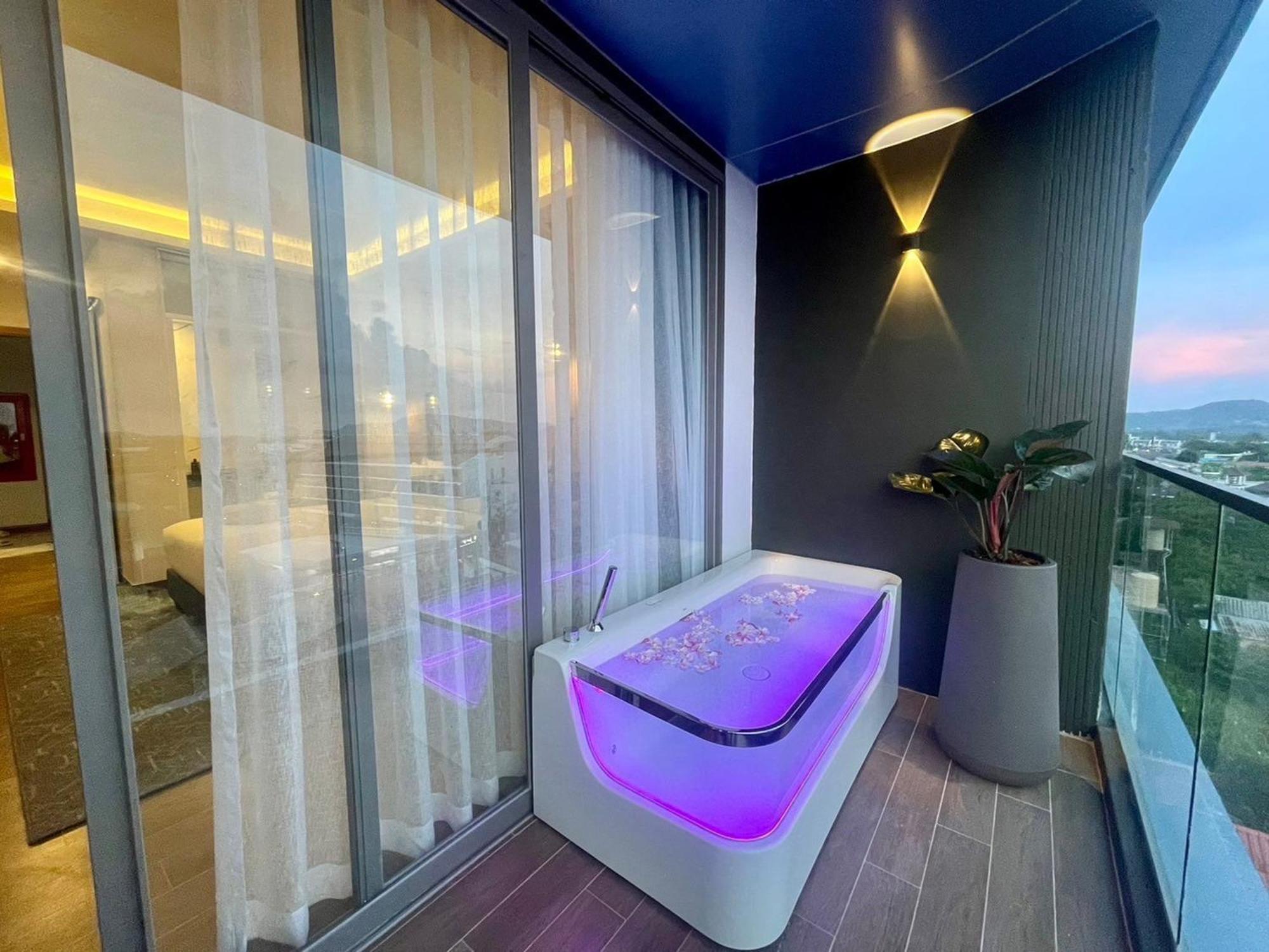 The Blue Hotel - Sha Plus Chalong Exterior foto